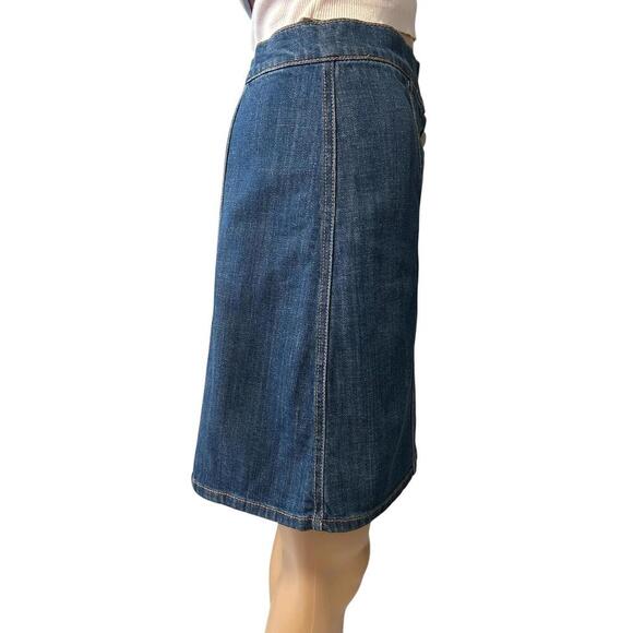 Stylish Denim A-Line Skirt with Button Detail - Picture 3 of 5